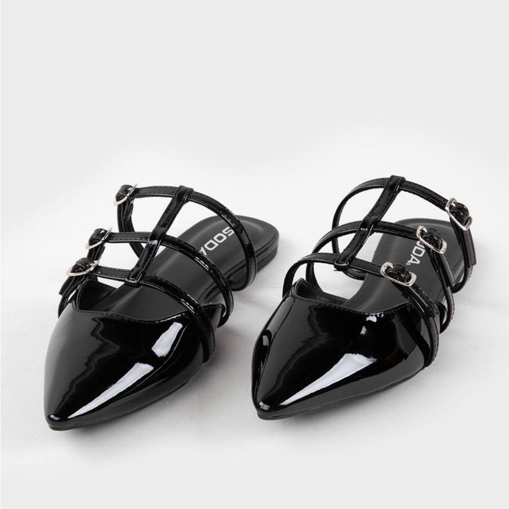 NWOB Soda Elkie Black Cage Flats Size 6